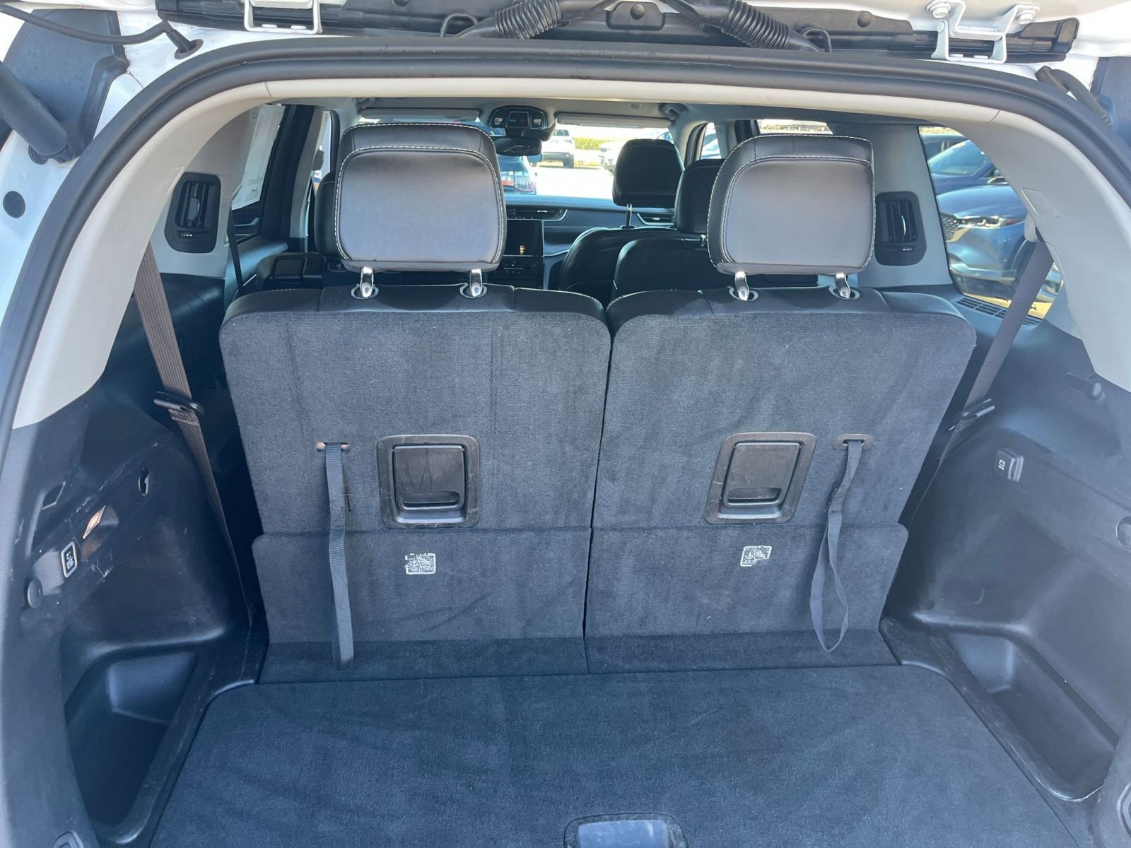 Used 2023 Jeep Grand Cherokee L Limited image 32