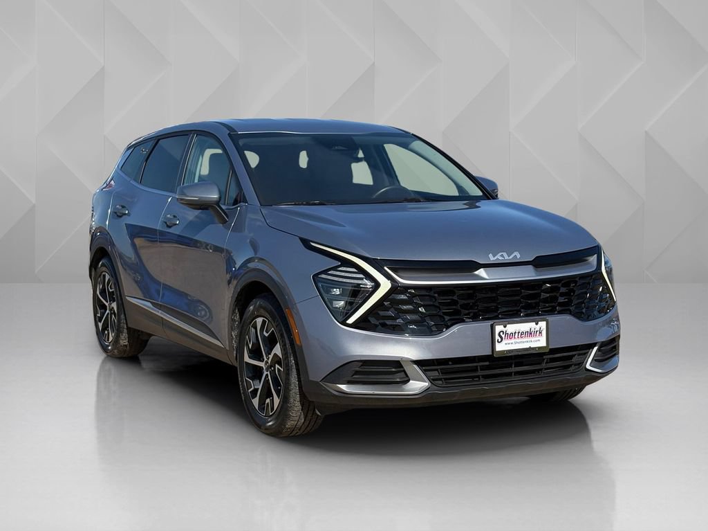 Used 2025 Kia Sportage EX FWD image 3