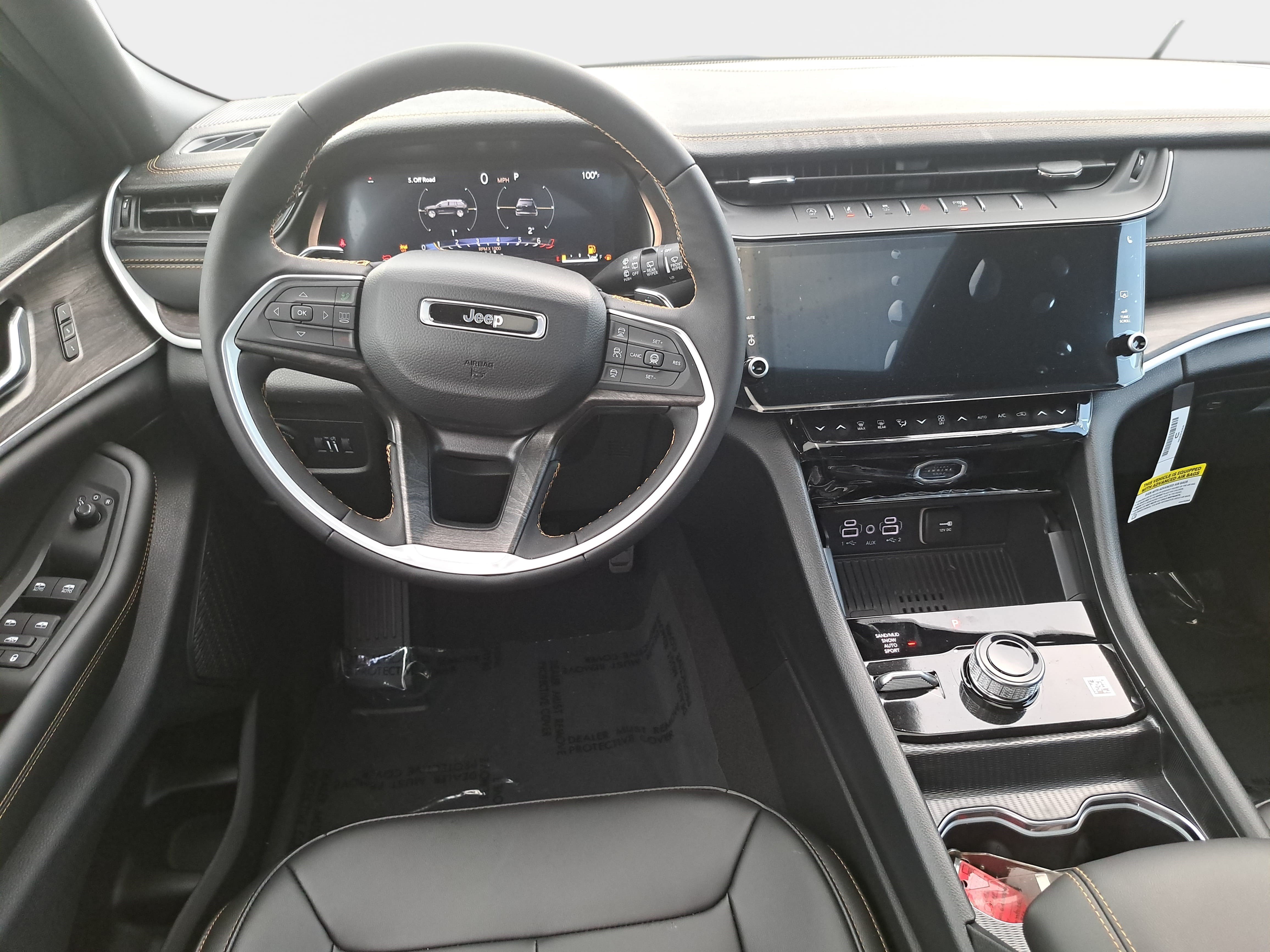 New 2026 Jeep Grand Cherokee Limited AWD/4WD image 16