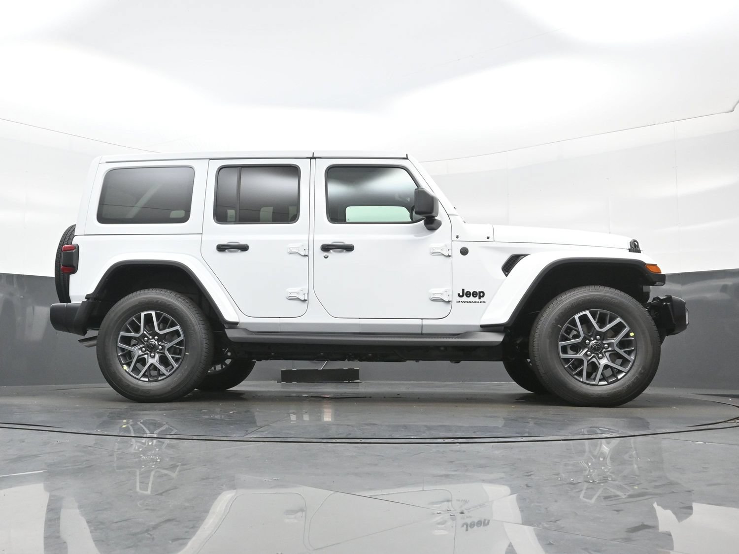 New 2026 Jeep Wrangler Unlimited Sahara AWD/4WD image 19
