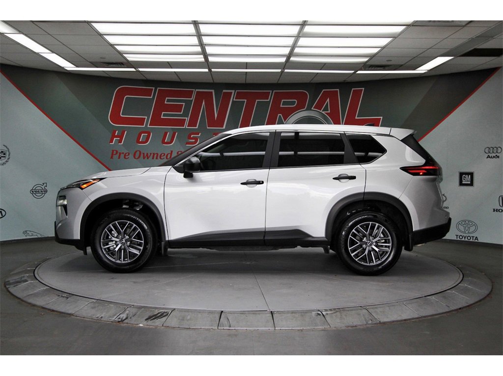 Certified 2024 Nissan Rogue S image 3