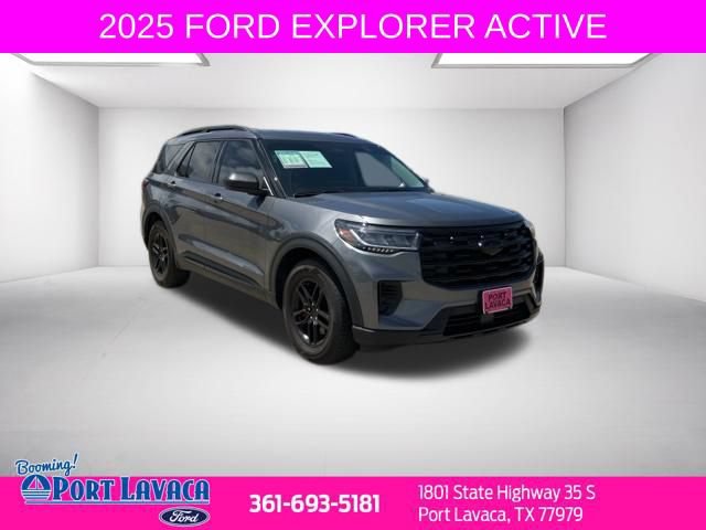 Used 2025 Ford Explorer Active RWD image 1