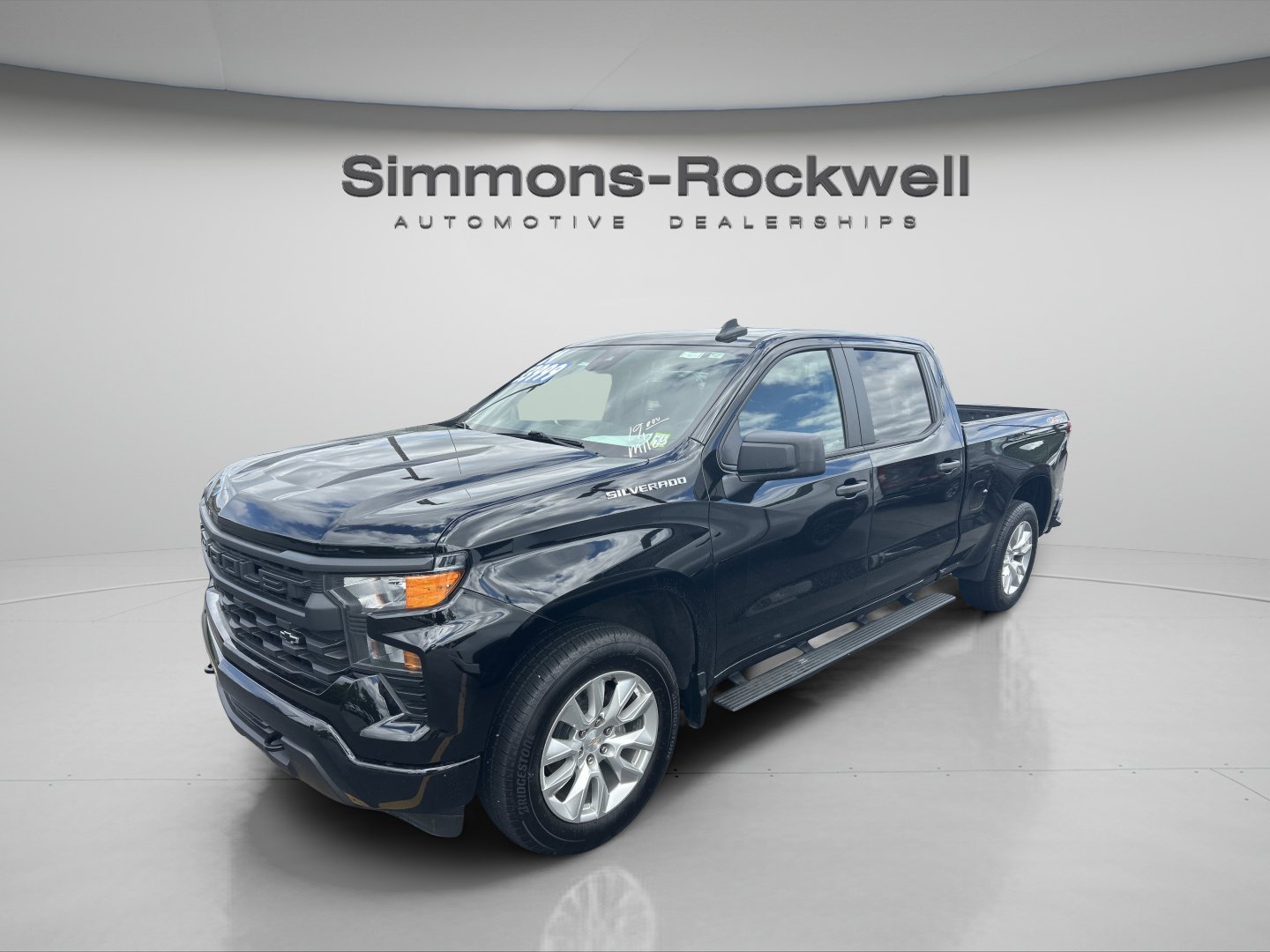 Used 2024 Chevrolet Silverado 1500 Custom AWD/4WD image 1