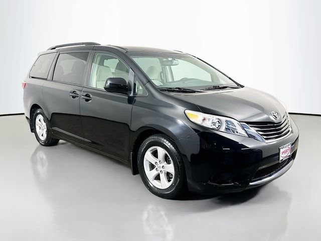 Used 2017 Toyota Sienna LE FWD image 14