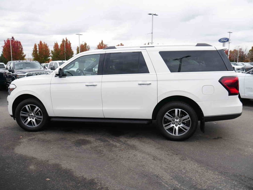 Used 2024 Ford Expedition Max Limited image 18