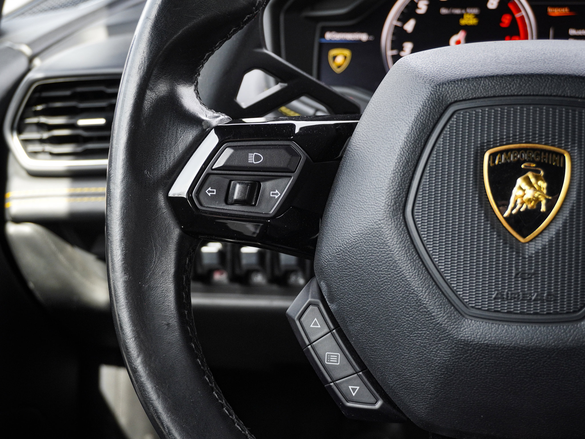 Used 2017 Lamborghini Huracan LP 610-4 image 21