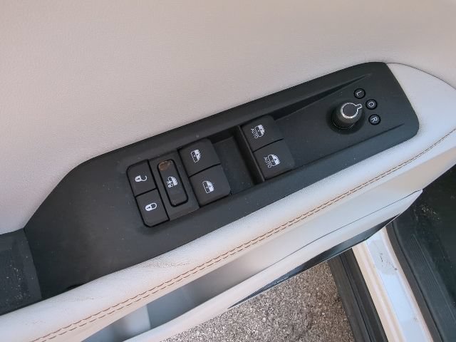 Used 2026 Jeep Cherokee Overland w/ Advanced Pro Tech Group AWD/4WD image 14