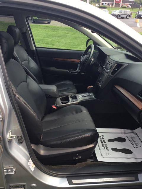 Used 2014 Subaru Outback 2.5i Limited w/ Moonroof Package AWD/4WD image 15
