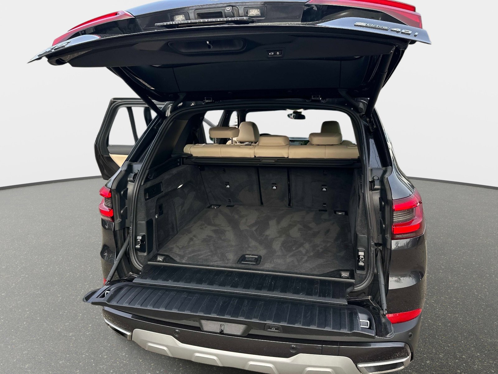 Used 2022 BMW X5 sDrive40i w/ Premium Package image 11