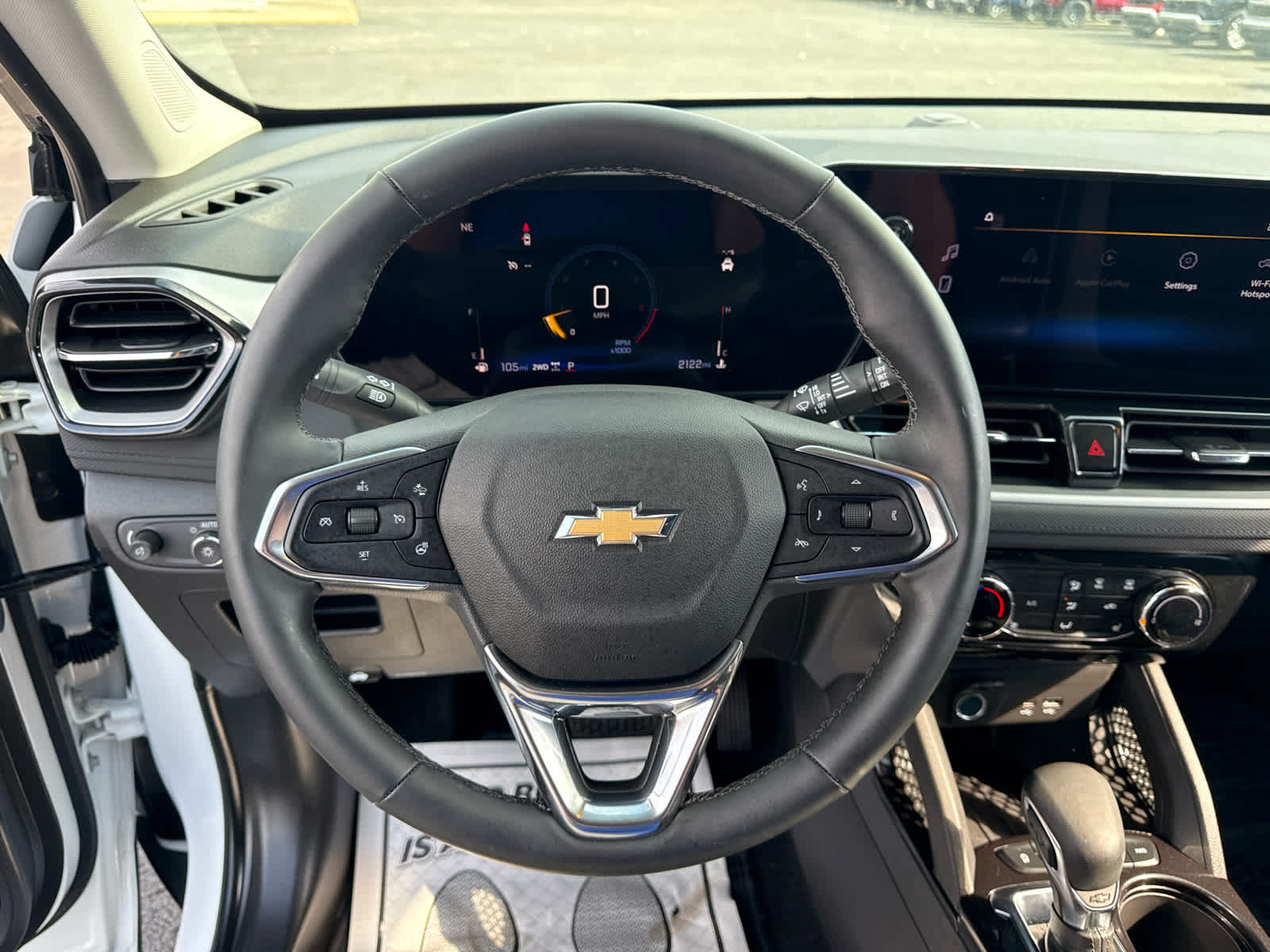 Used 2025 Chevrolet TrailBlazer LT w/ LT Cold Weather Package AWD/4WD image 13