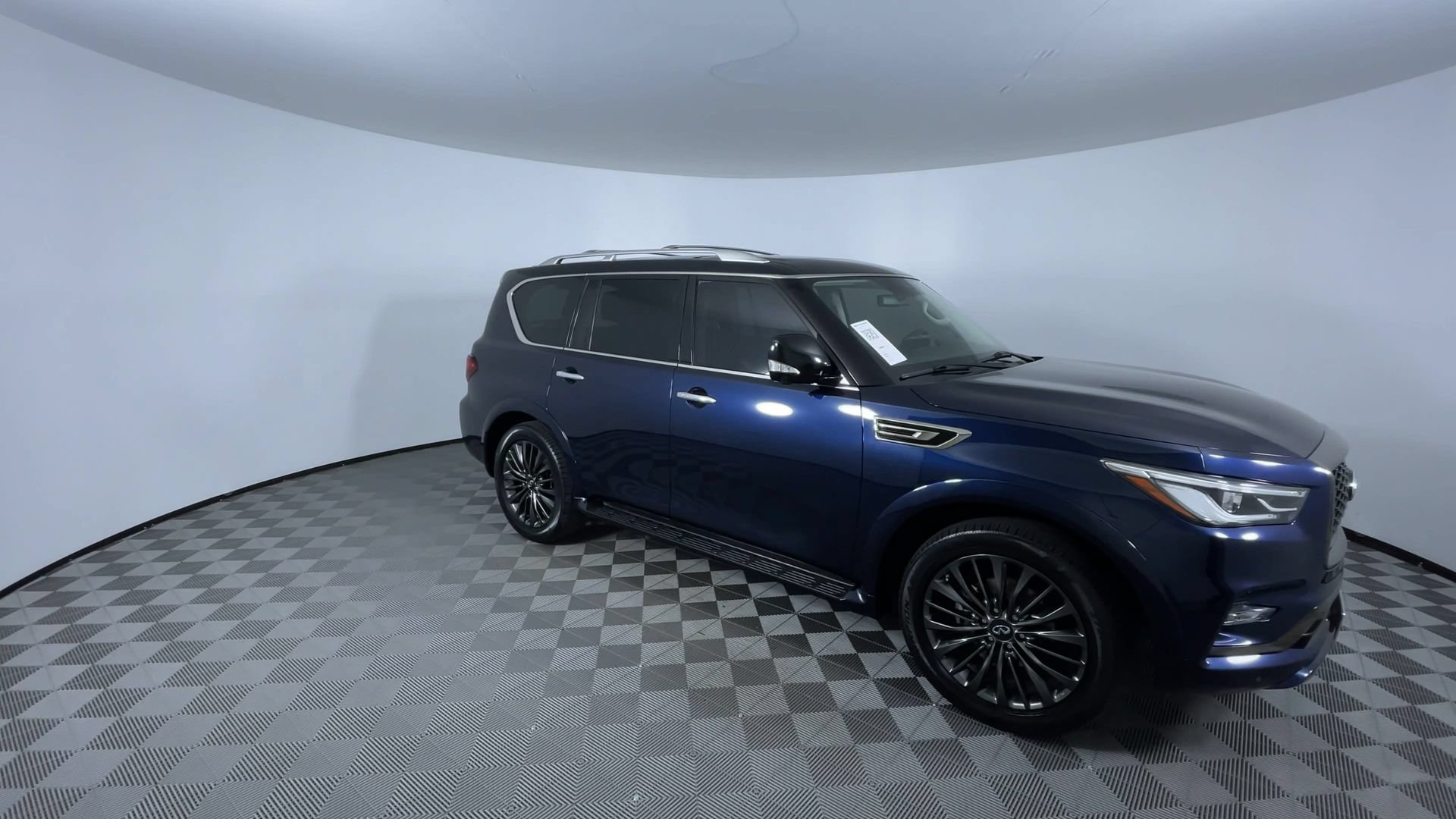 Used 2022 INFINITI QX80 Premium Select w/ Cargo Package AWD/4WD image 2