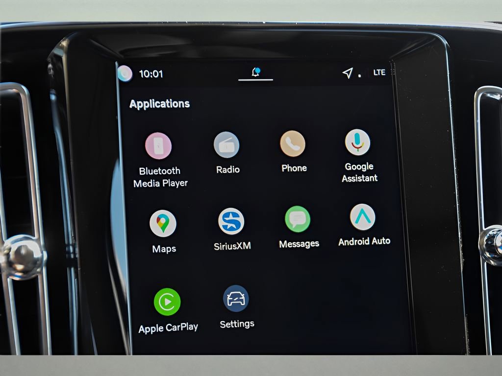 Certified 2026 Volvo XC40 B5 Plus w/ Protection Package Premier image 20