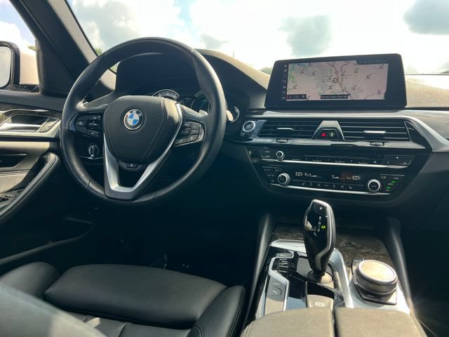 Used 2019 BMW 530e xDrive AWD/4WD image 17