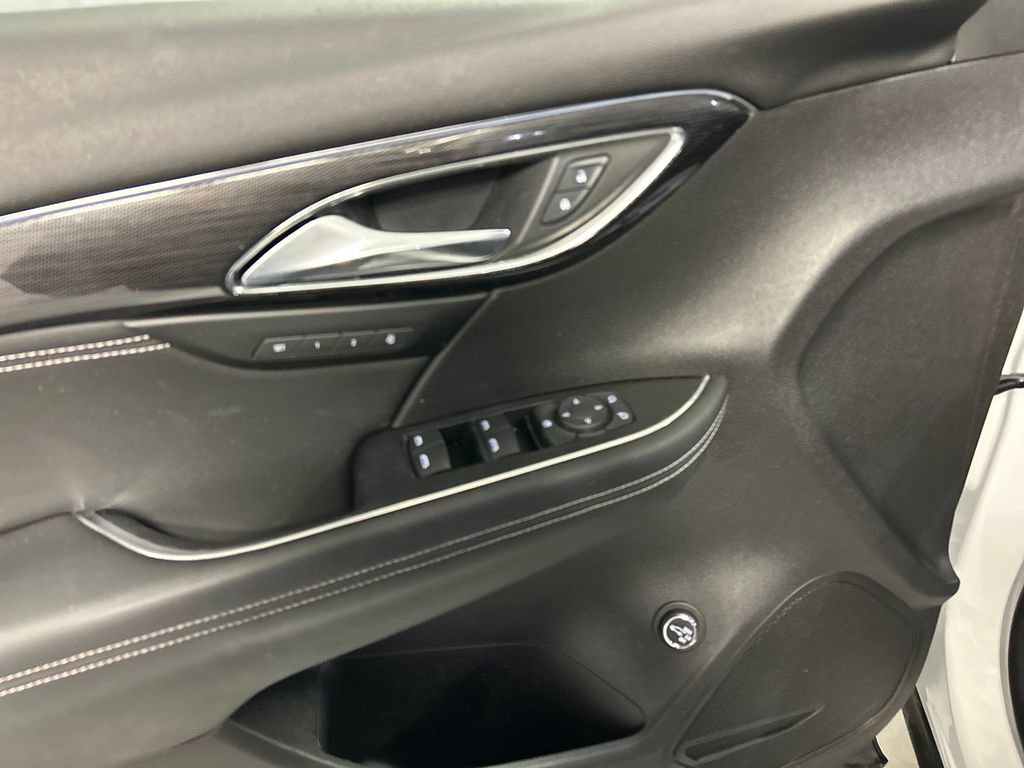 Used 2023 Buick Envision Essence image 14