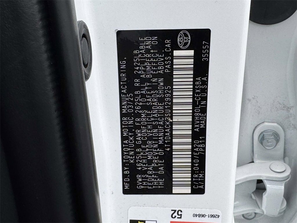 Used 2025 Toyota Camry SE image 27