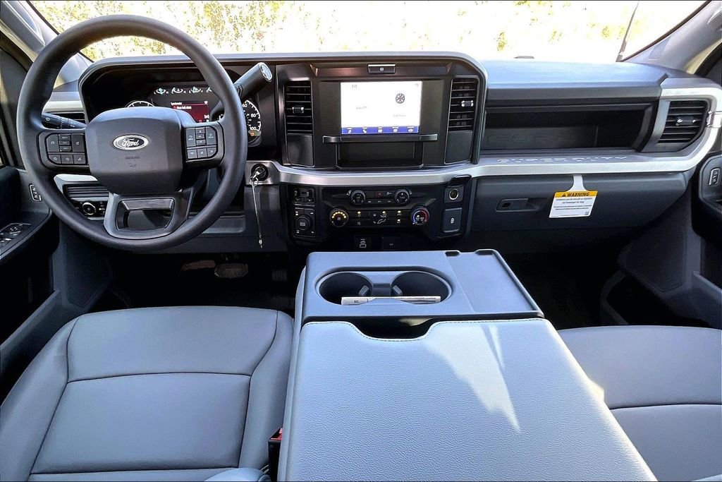 New 2026 Ford F250 XL w/ XL Chrome Package image 4