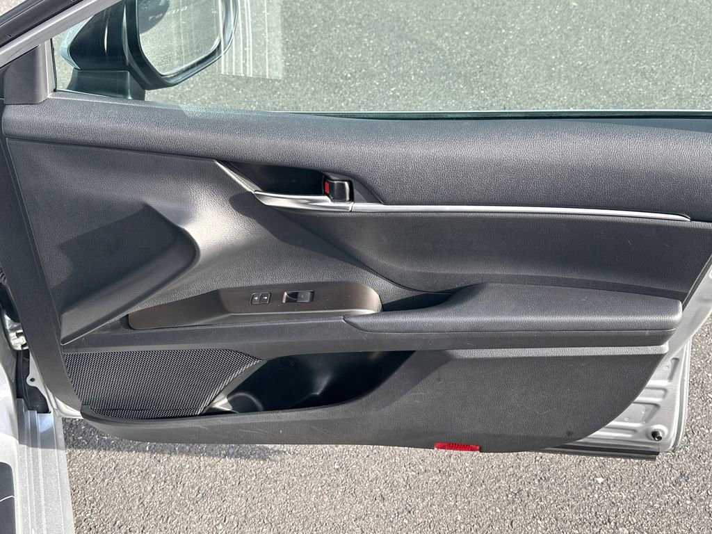 Used 2022 Toyota Camry LE image 16