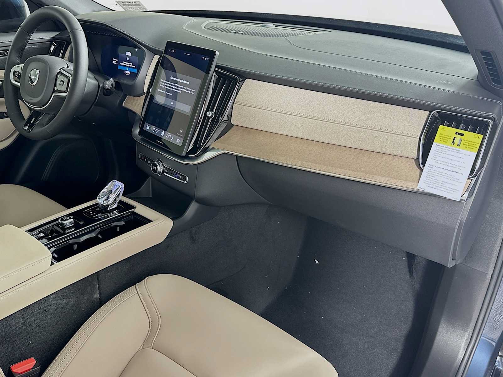 New 2026 Volvo XC90 B6 Plus w/ Protection Package Premier AWD/4WD image 28