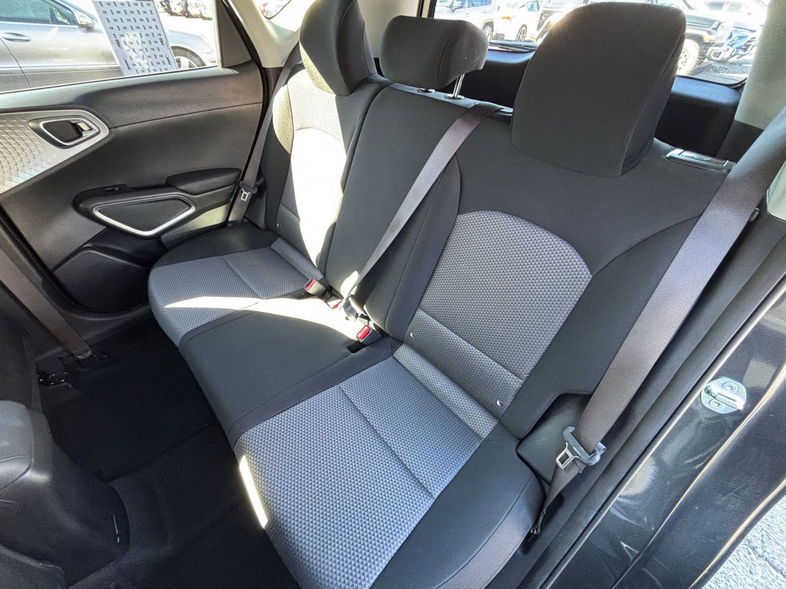 Used 2025 Kia Soul LX w/ LX Technology Package FWD image 36