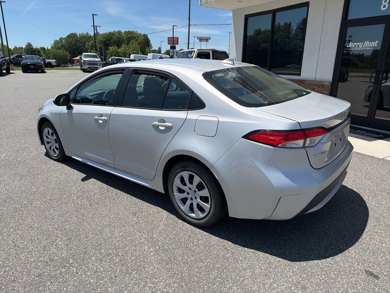 Used 2022 Toyota Corolla LE FWD image 6