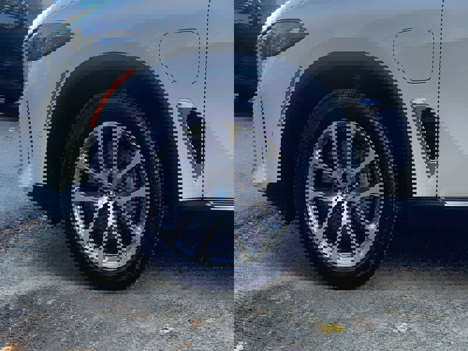 Used 2025 BMW X5 xDrive50e image 11