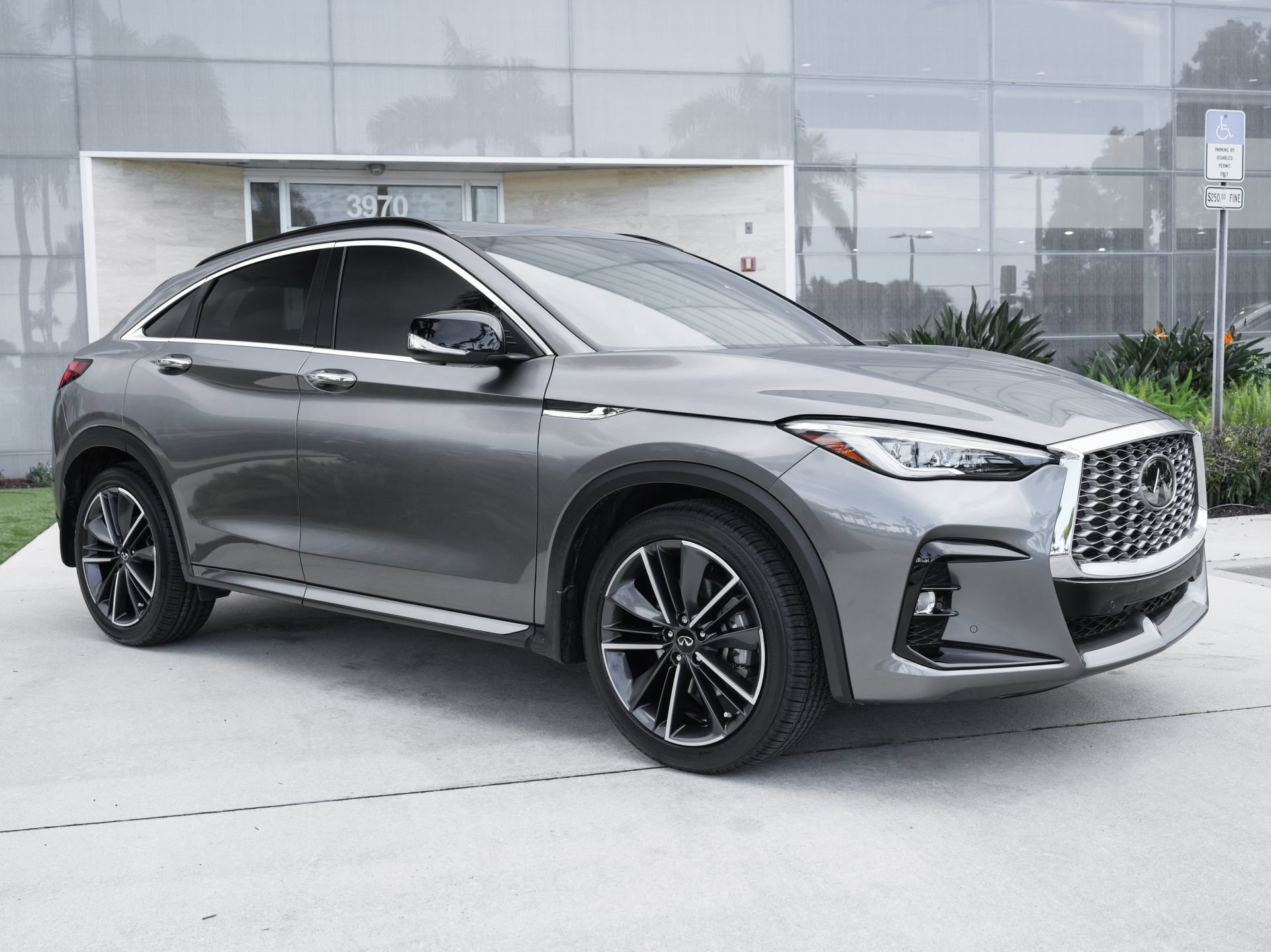 Certified 2024 INFINITI QX55 Essential AWD/4WD image 2
