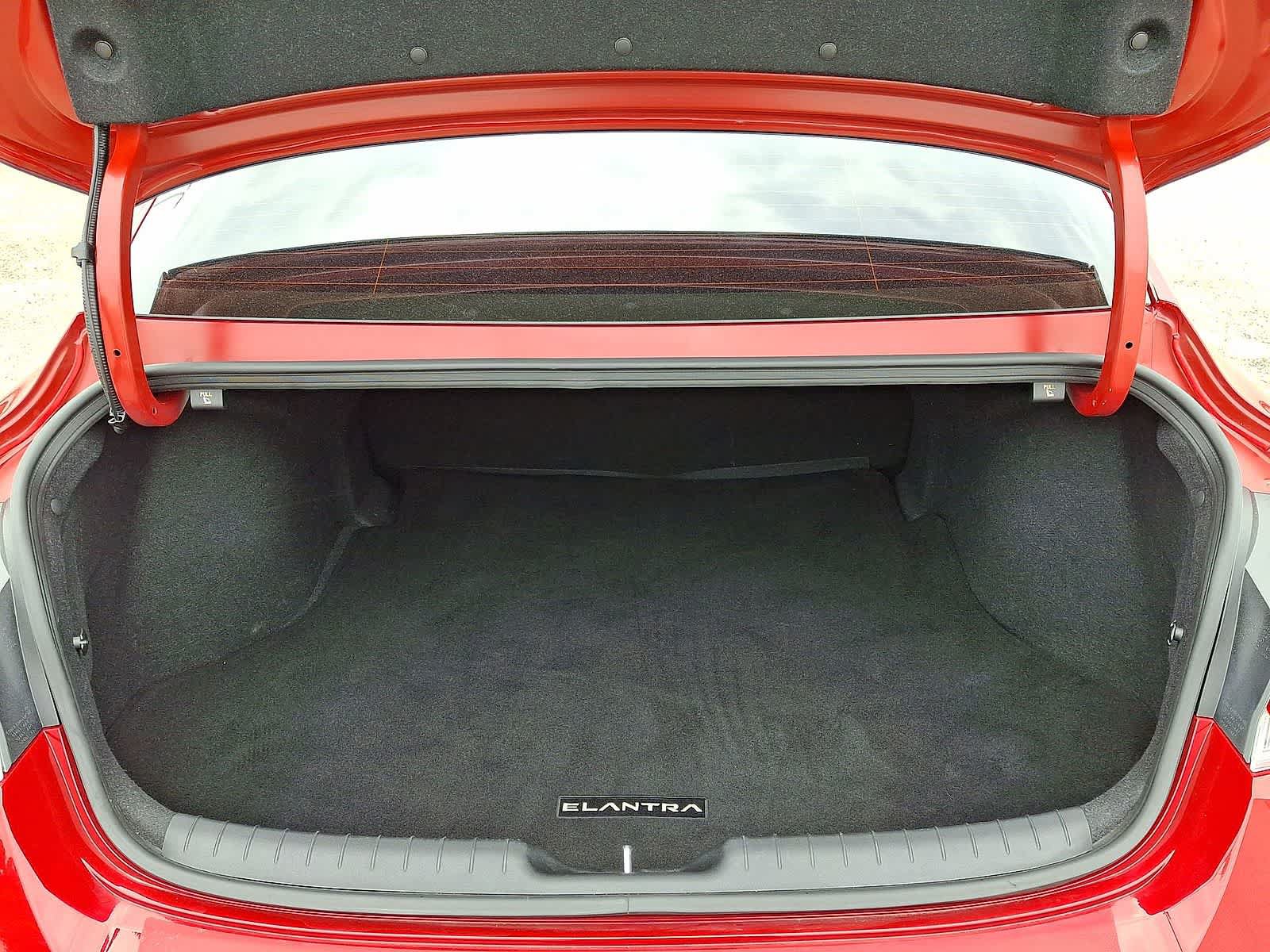 Used 2023 Hyundai Elantra SEL w/ Convenience Package FWD image 30