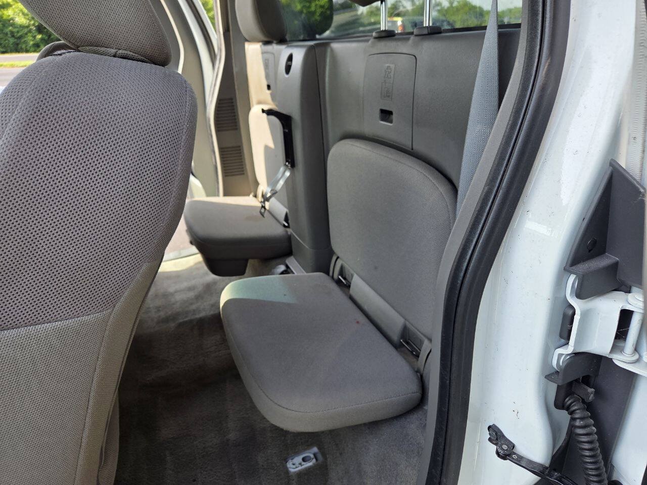Used 2015 Nissan Frontier S RWD image 23