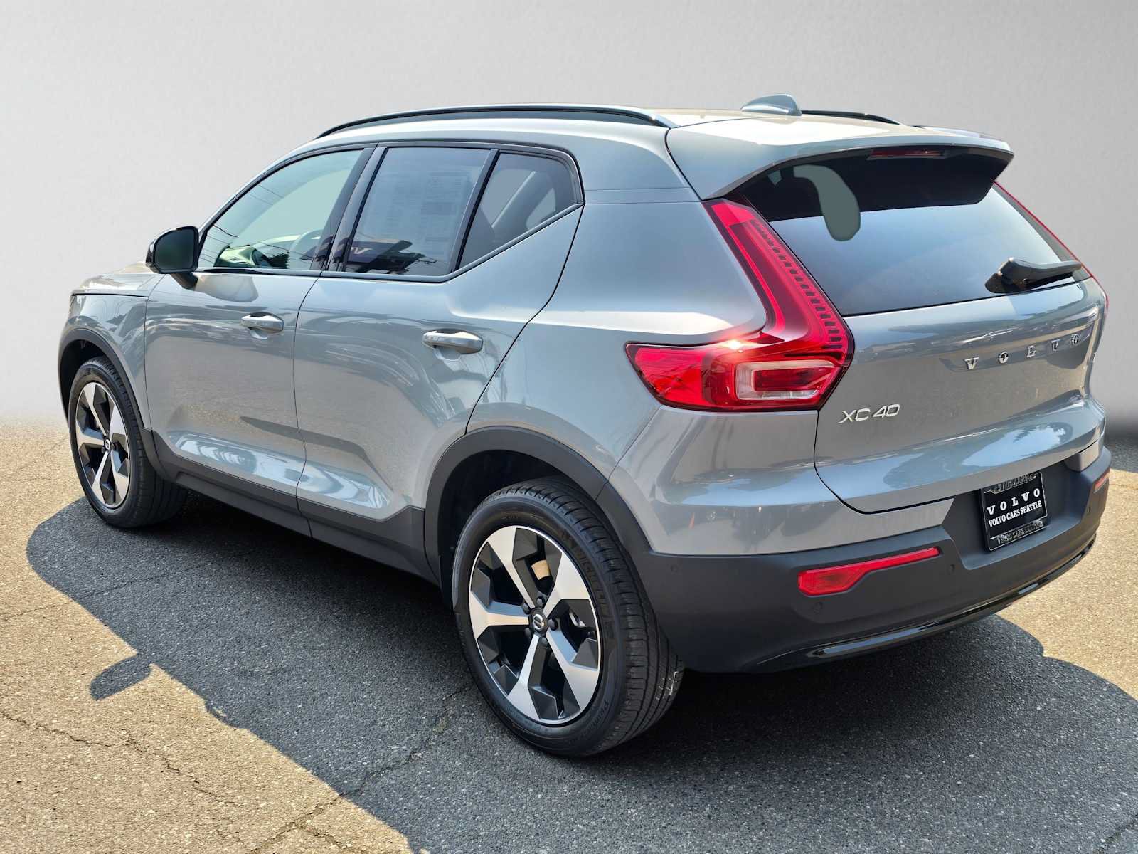 New 2026 Volvo XC40 B5 Plus w/ Protection Package Premier AWD/4WD image 5