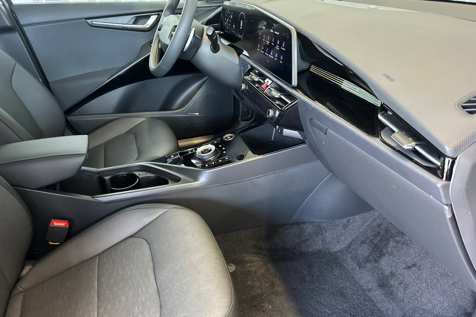 New 2026 Kia Niro Wave FWD image 16
