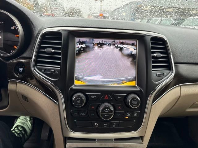 Used 2014 Jeep Grand Cherokee Limited w/ Trailer Tow Group IV image 24