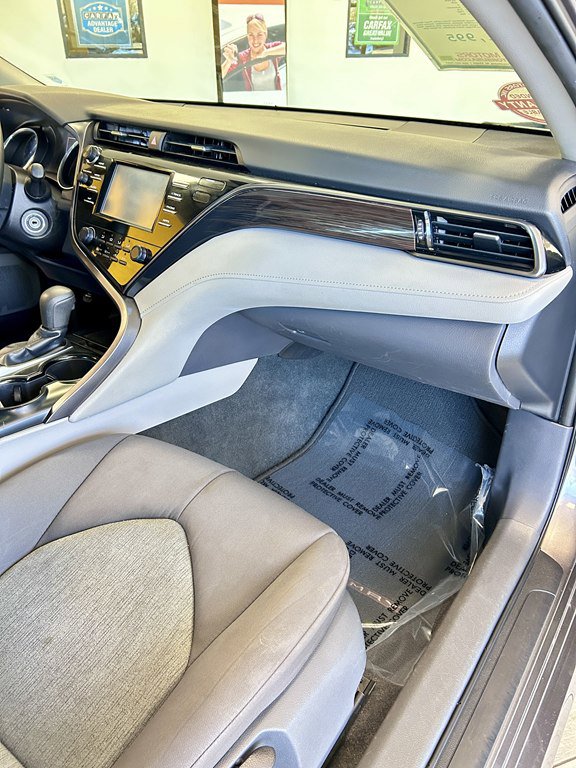 Used 2019 Toyota Camry L image 12