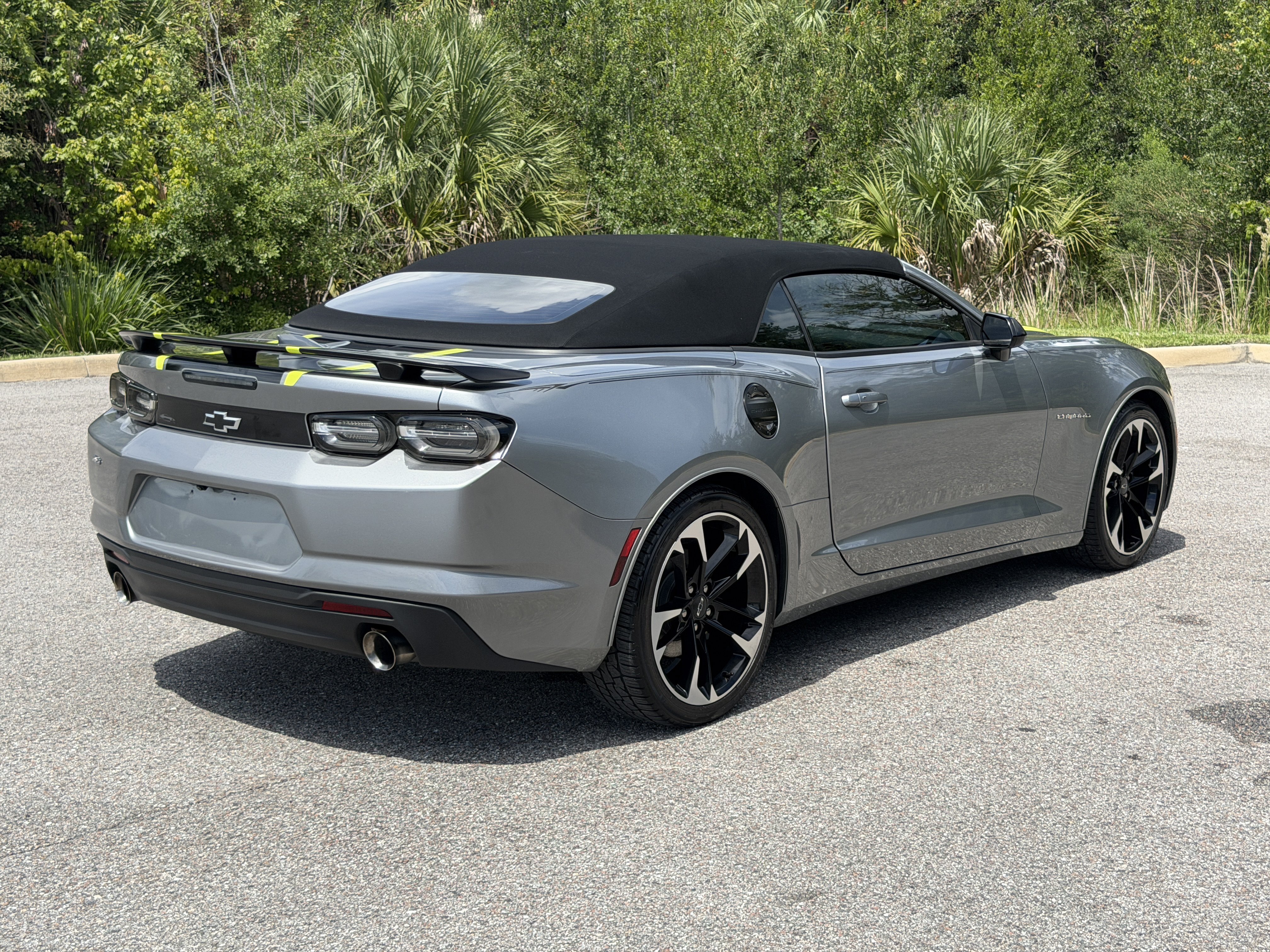 Used 2023 Chevrolet Camaro LT RWD image 10