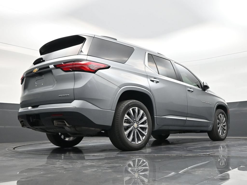 Used 2023 Chevrolet Traverse Premier FWD image 24