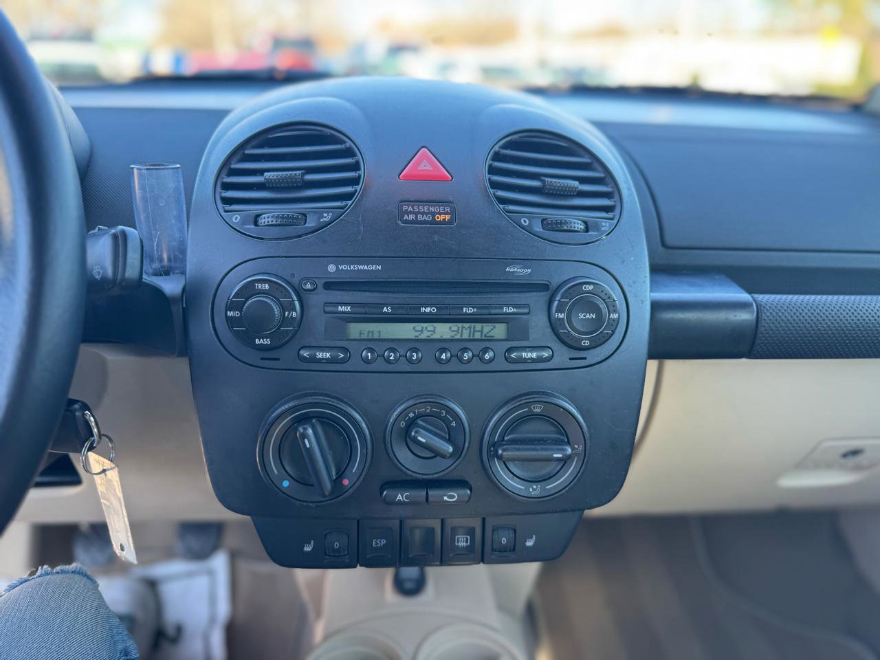 Used 2004 Volkswagen Beetle GLS image 25