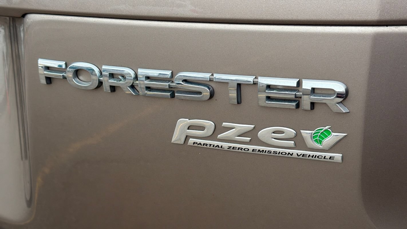 Used 2015 Subaru Forester 2.5i Premium w/ All-Weather Package AWD/4WD image 25