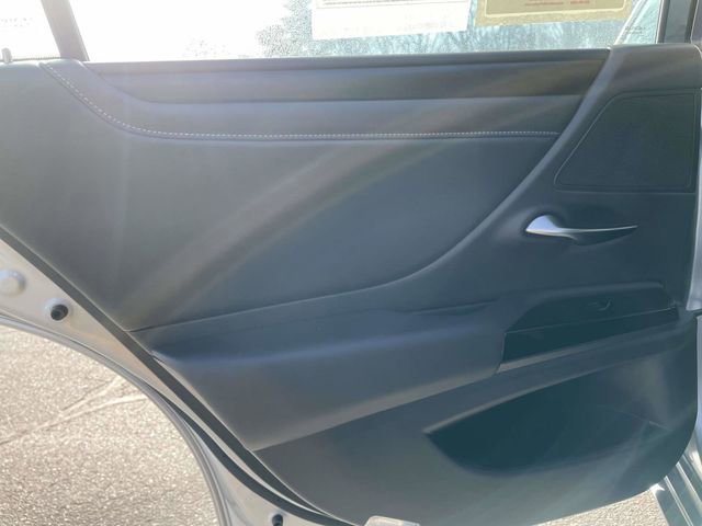 Used 2024 Lexus ES 250 w/ Premium Package image 14