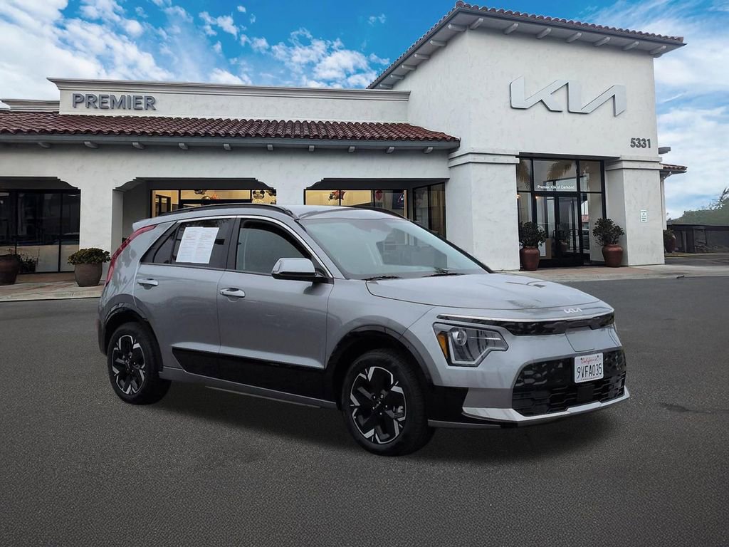 Certified 2025 Kia Niro Wind FWD image 2