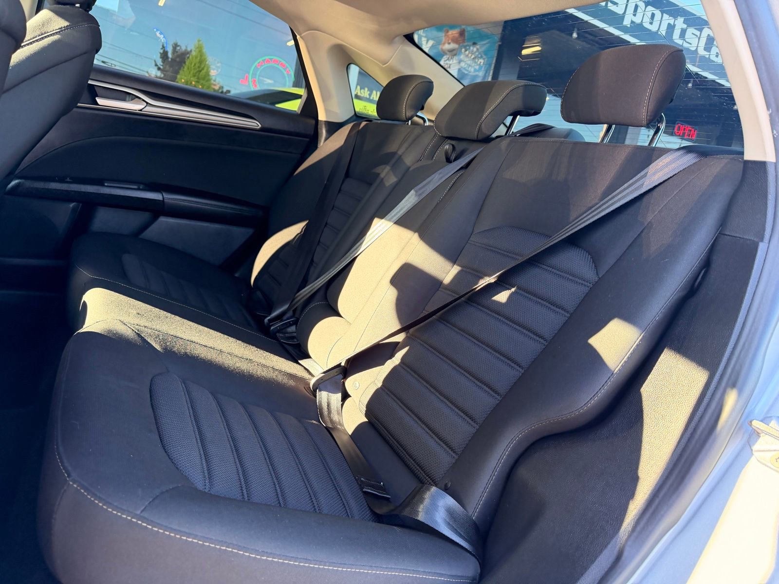 Used 2019 Ford Fusion SE image 15