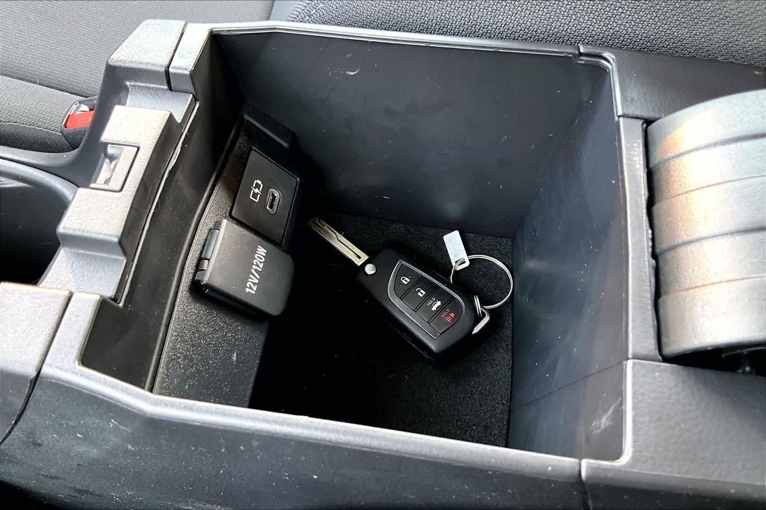 Used 2025 Toyota Corolla LE FWD image 15