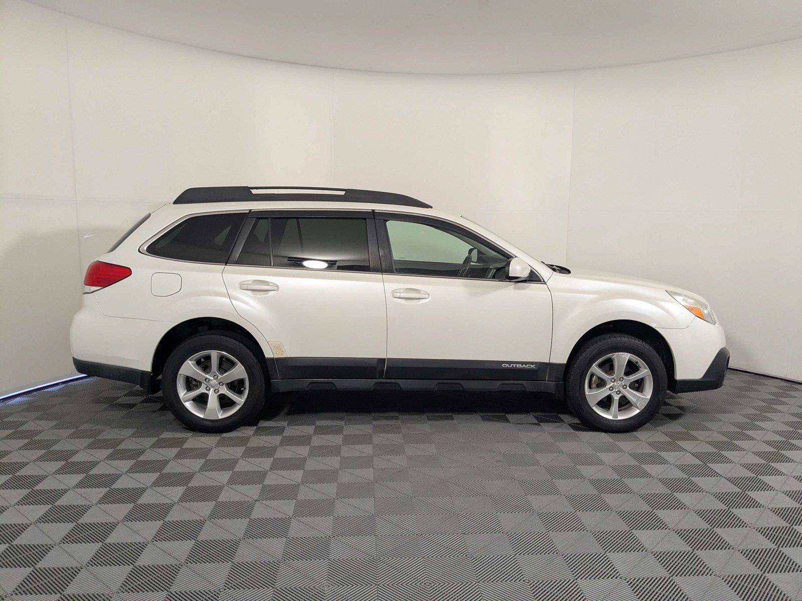 Used 2014 Subaru Outback 2.5i Limited AWD/4WD image 5