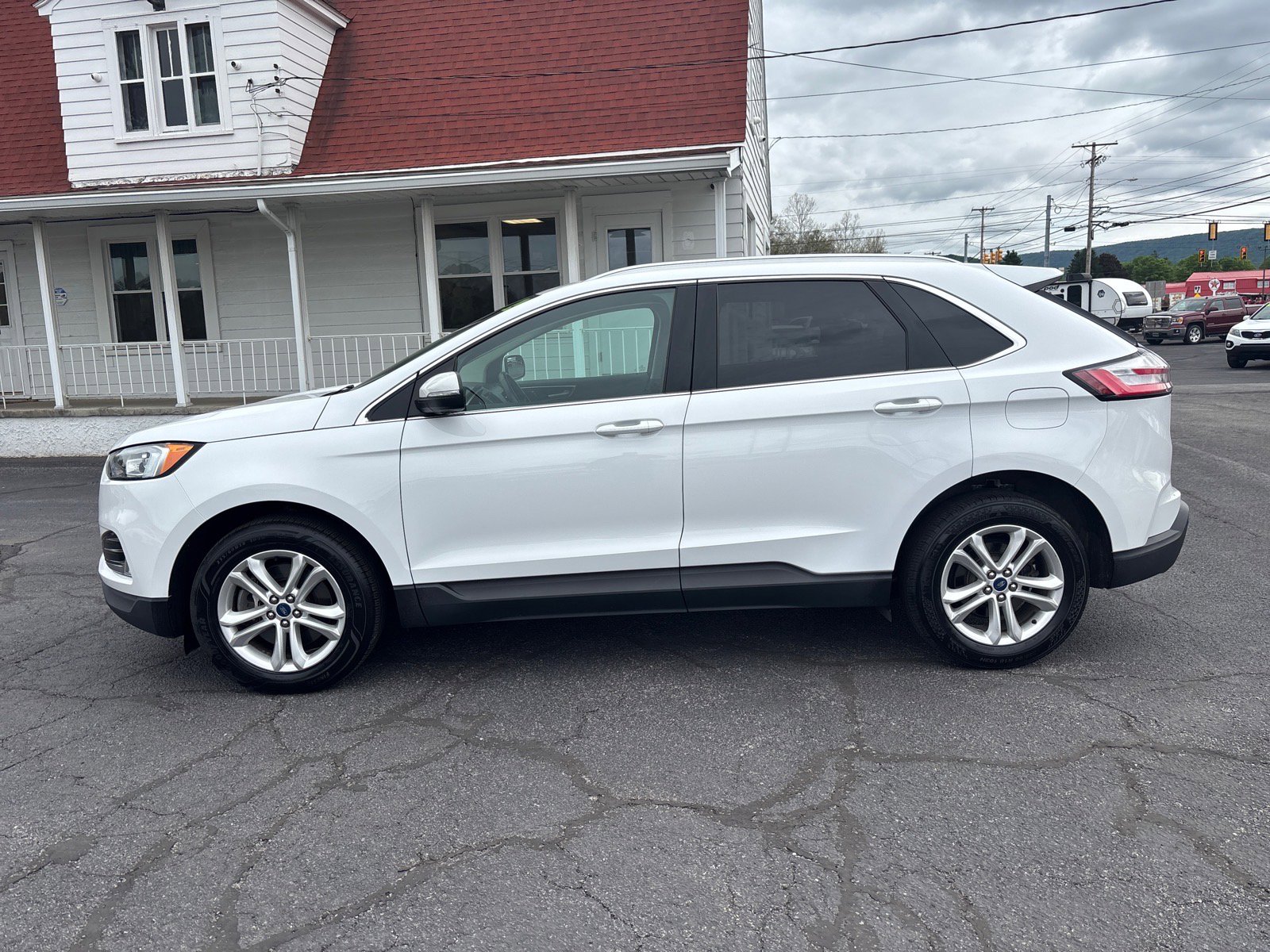 Used 2019 Ford Edge SEL w/ Equipment Group 201A AWD/4WD image 4