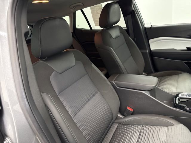 Used 2024 Chevrolet Trax LT w/ Driver Confidence Package FWD image 24