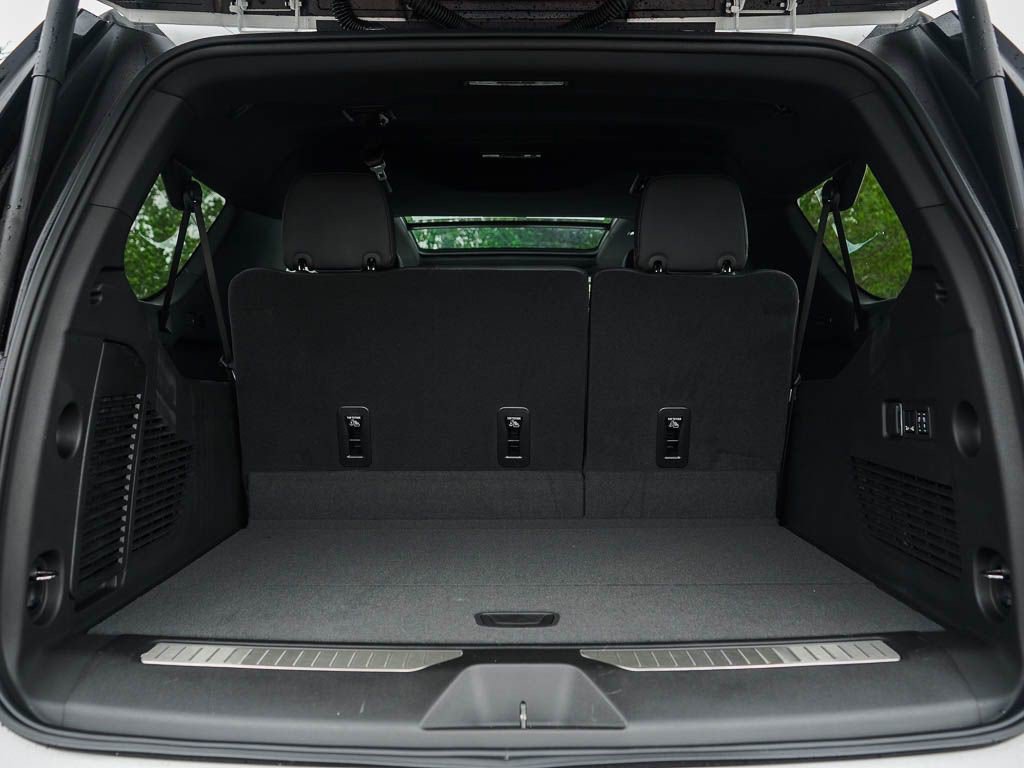 New 2026 GMC Yukon XL AT4 w/ AT4 Premium Package AWD/4WD image 8