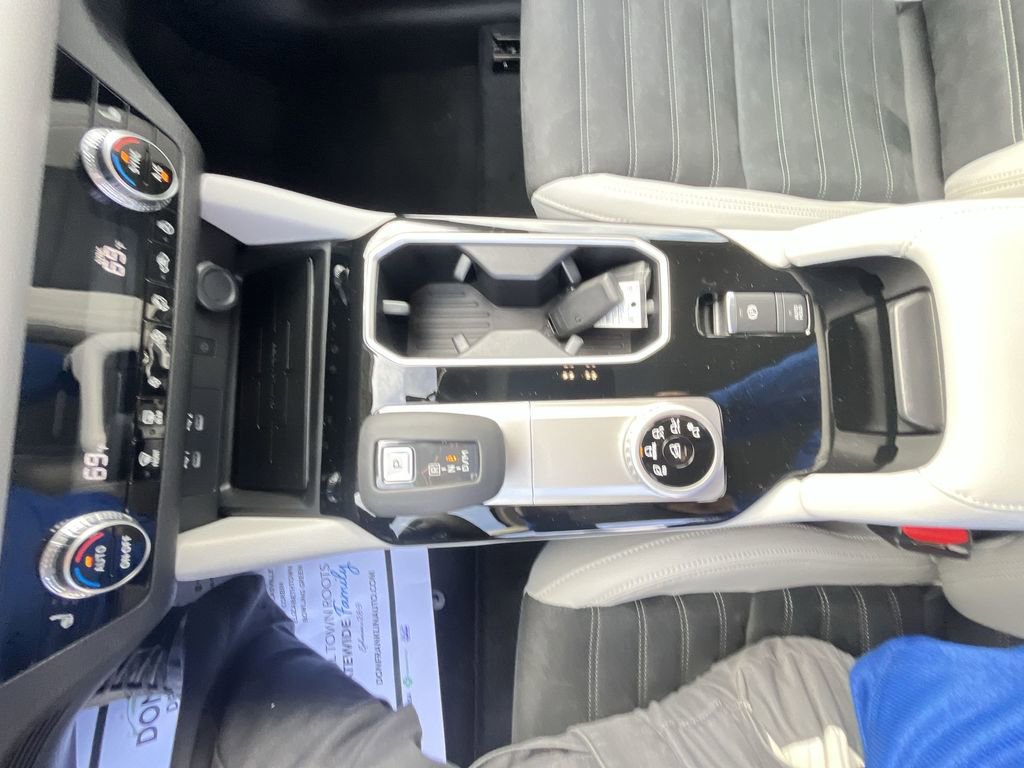 New 2026 Mitsubishi Outlander SE FWD image 20