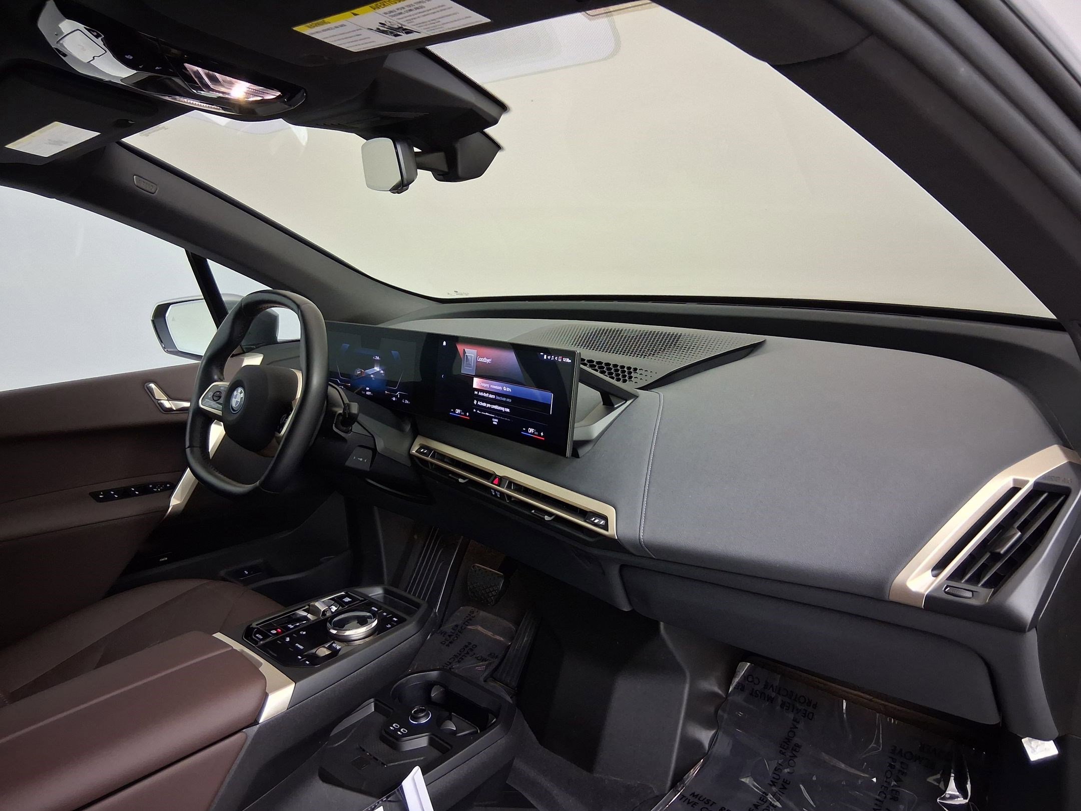 Used 2023 BMW iX xDrive50 w/ Sport Package image 31