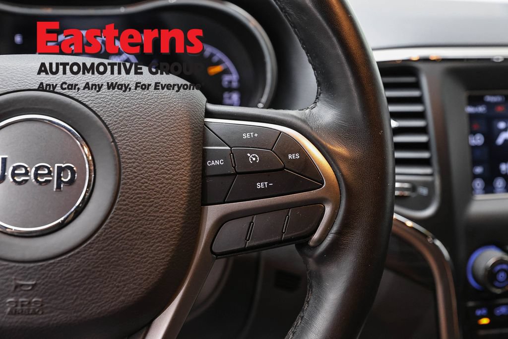 Used 2021 Jeep Grand Cherokee Laredo AWD/4WD image 16
