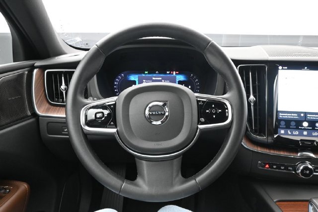 Used 2023 Volvo XC60 B5 Plus w/ Protection Package Premier AWD/4WD image 22
