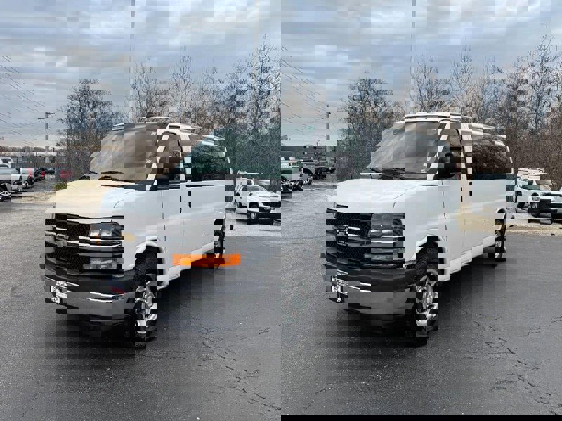 Used 2020 Chevrolet Express 3500 LT w/ LT Preferred Equipment Group image 8