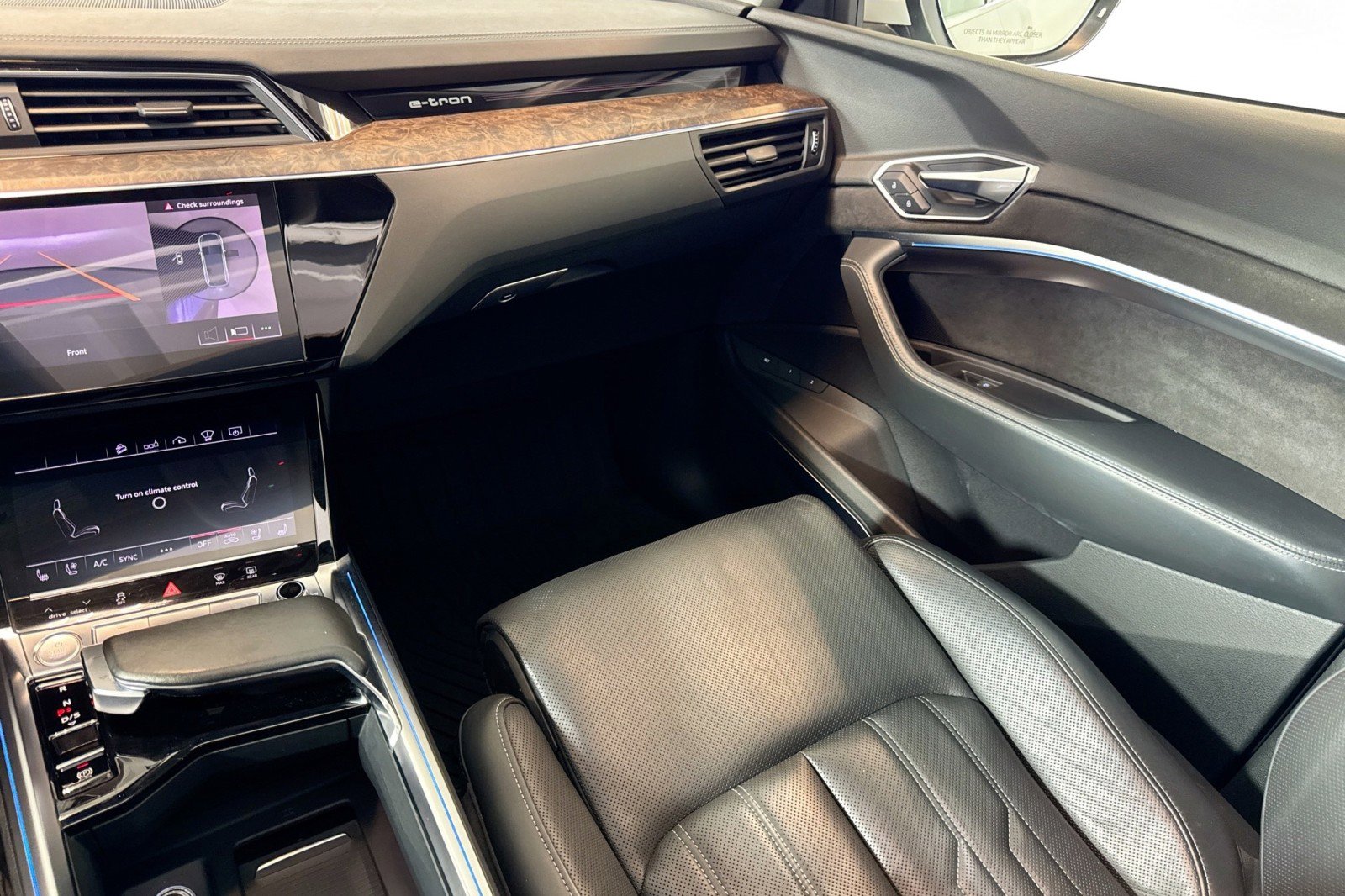 Used 2019 Audi e-tron Prestige w/ Prestige Package image 22